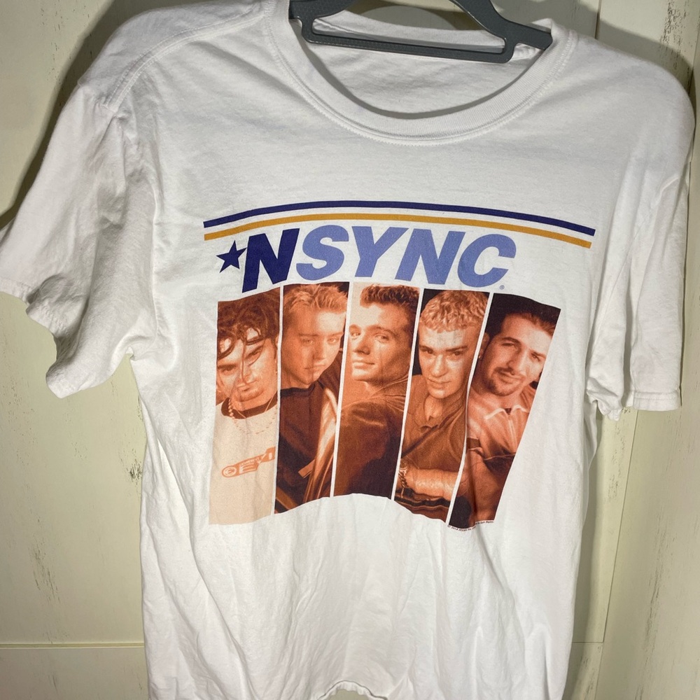 NSYNC White vintage Graphic T-Shirt 20” PTP 27” shoulder to hem